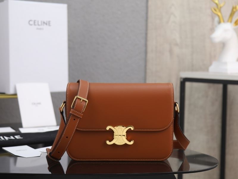 Ce1i*e triomphe bags